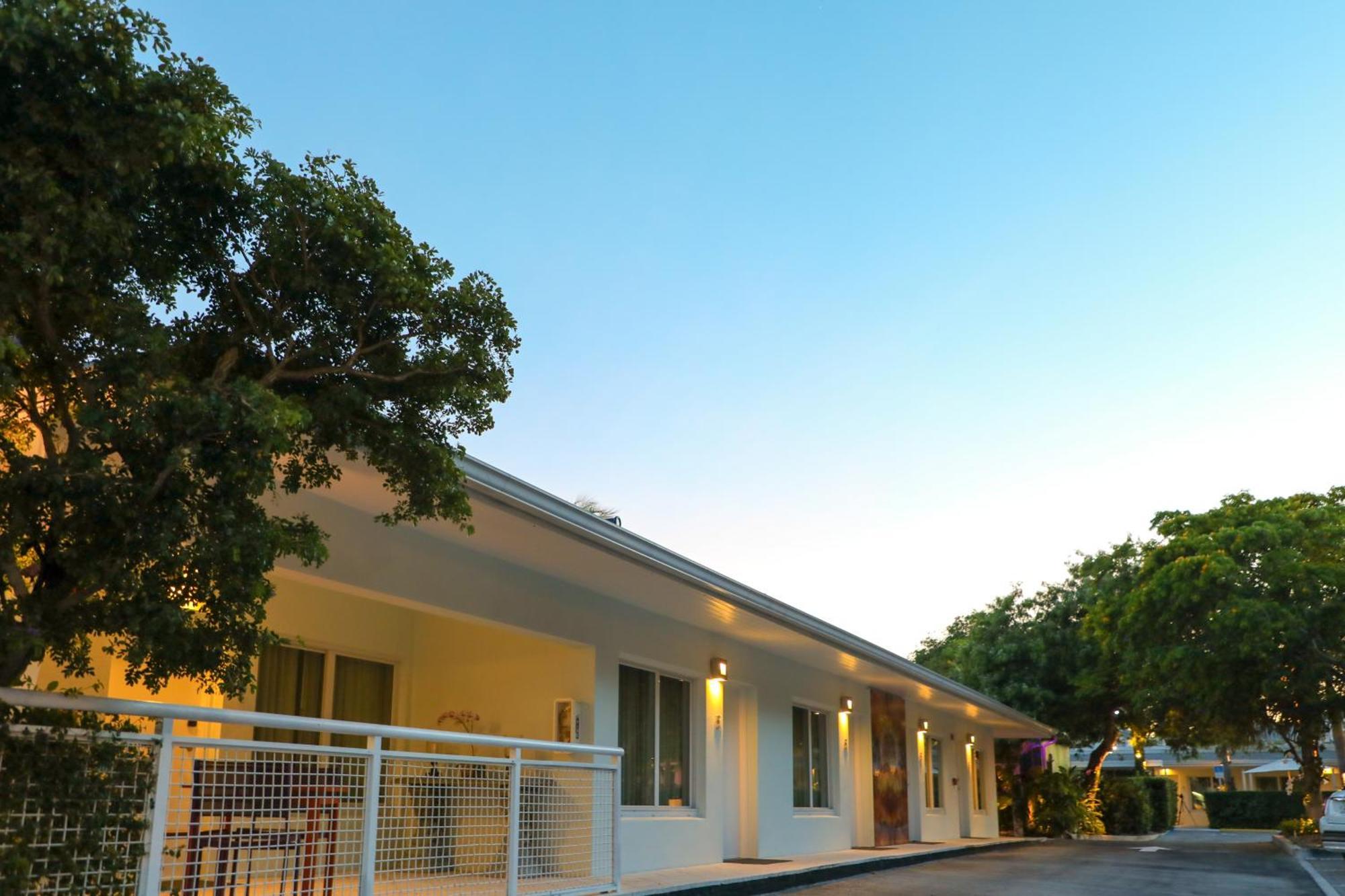 Orchid Key Inn - Adults Only Key West Exterior photo